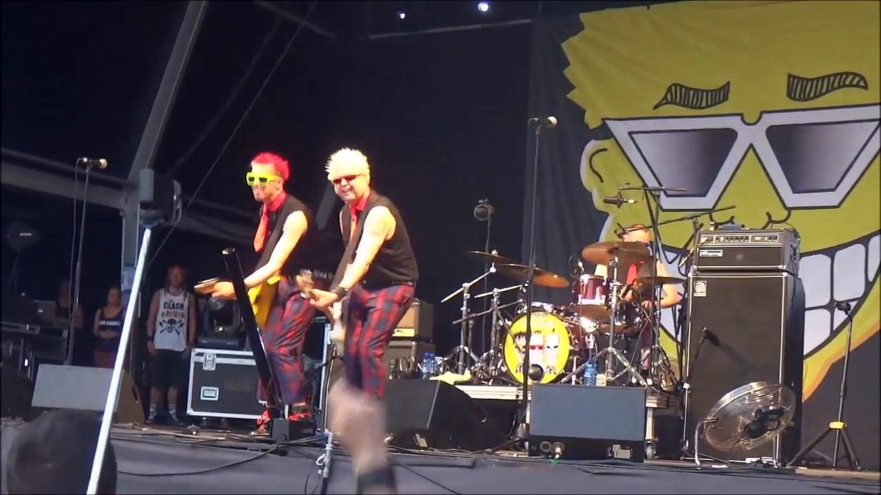The Toy Dolls - Dougy Giro (Barna´N´Roll, Poble Espanyol, 09-07-2016).