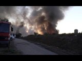 Casalnuovo (NA) - Incendio al campo rom: colonna di fumo invade l'area nolana (19.07.16)