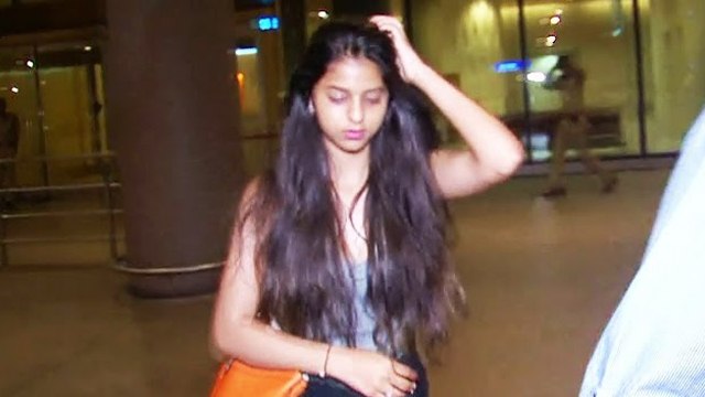 Shahrukh Khan's Daughter Suhana Khan Spotted At Mumbai Airport