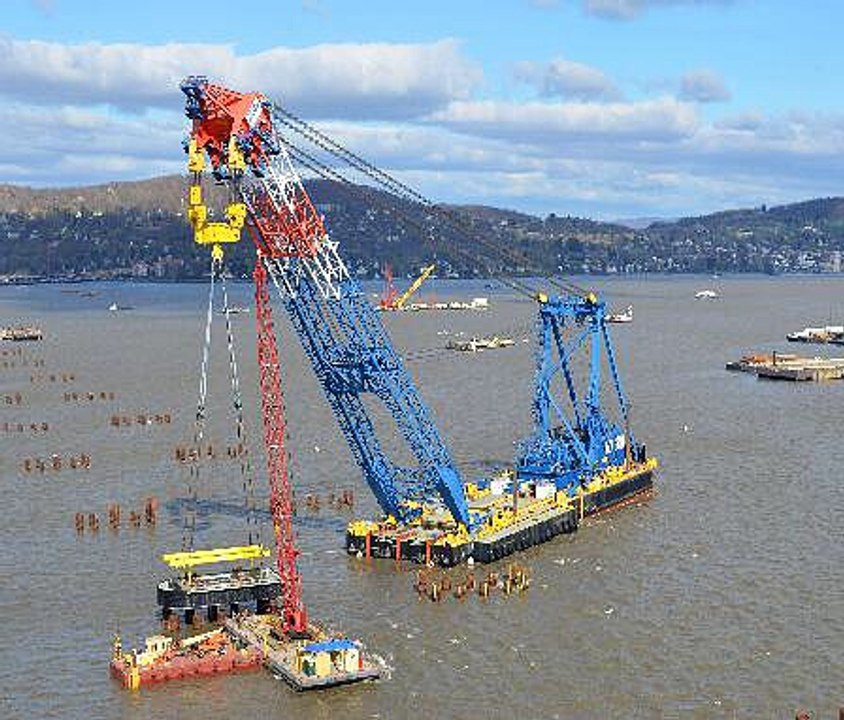 Tappan Zee Bridge Crane