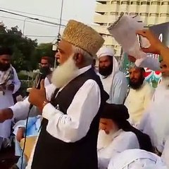 Video herunterladen: A Molvi Badly Bashing Abdul Sattar Edhi & General Raheel Sharif.