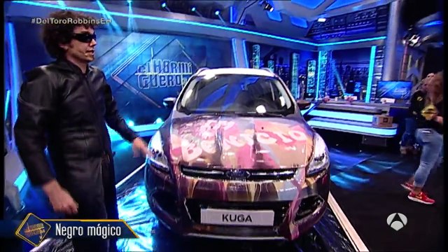 El color negro mágico de El Hombre de Negro - El Hormiguero 3.0