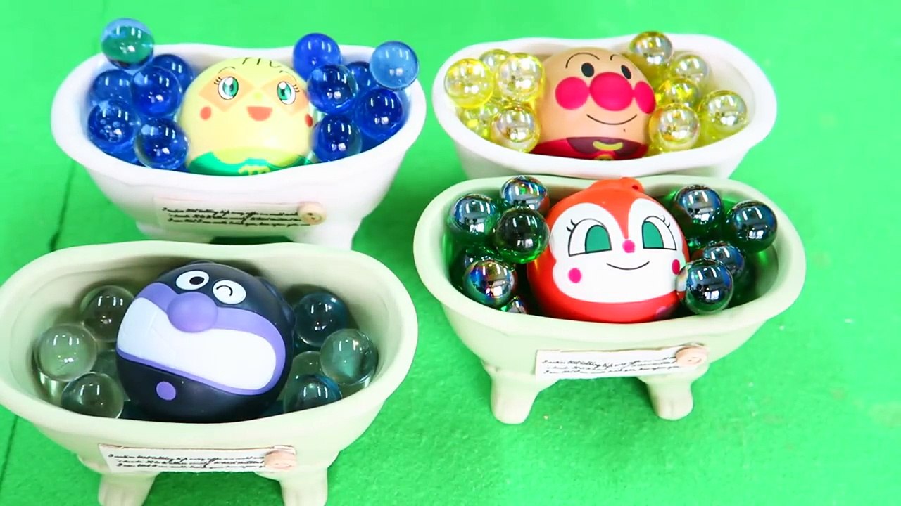 アンパンマン おもちゃアニメ Colorful Ball Bath Time カラフルビー玉 お風呂遊び アンパンマンボール