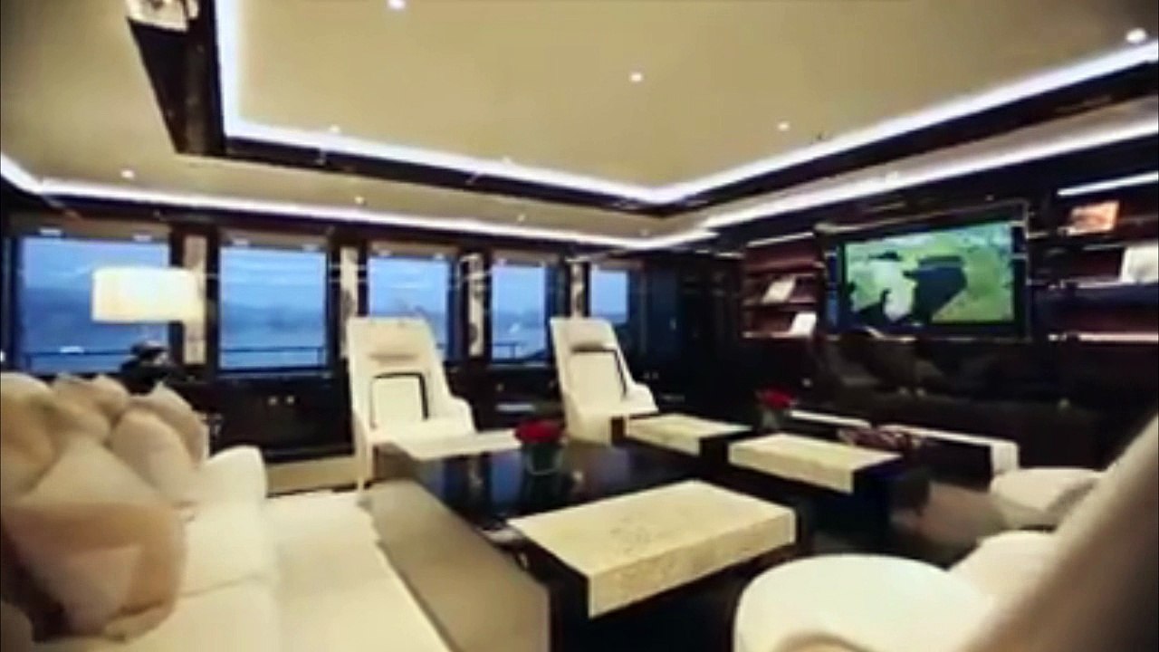 mega-yacht" okto "fabriqué par la ste italienne ISA prix:59500000