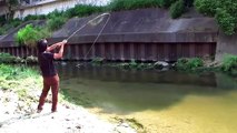 Sulama kanalında at çek balık avı dersi! Muhteşem balık avı