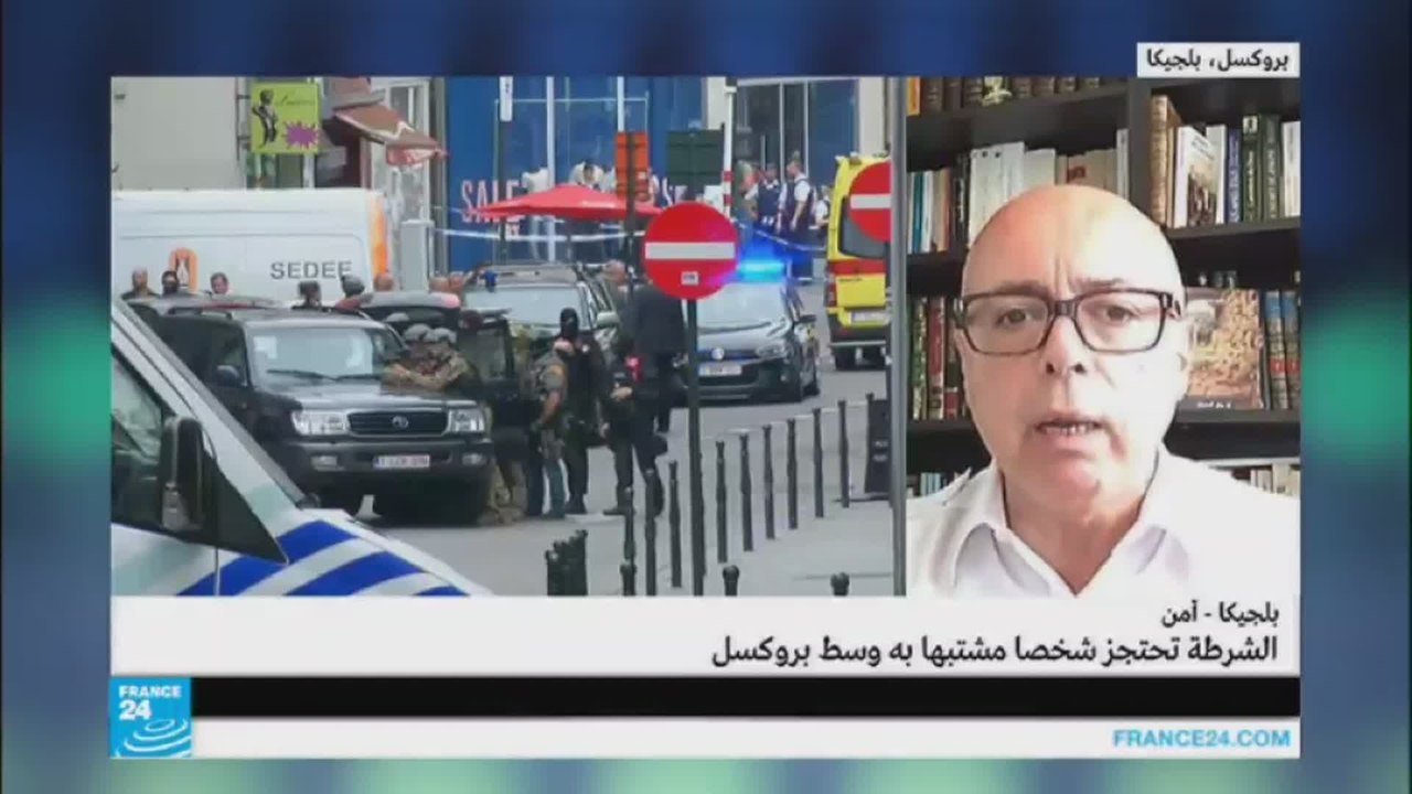 الشرطة تحتجز شخصا