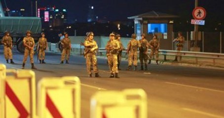 Darbeciler Kur'ana El Basarak Gizlilik Yemini Etmiş