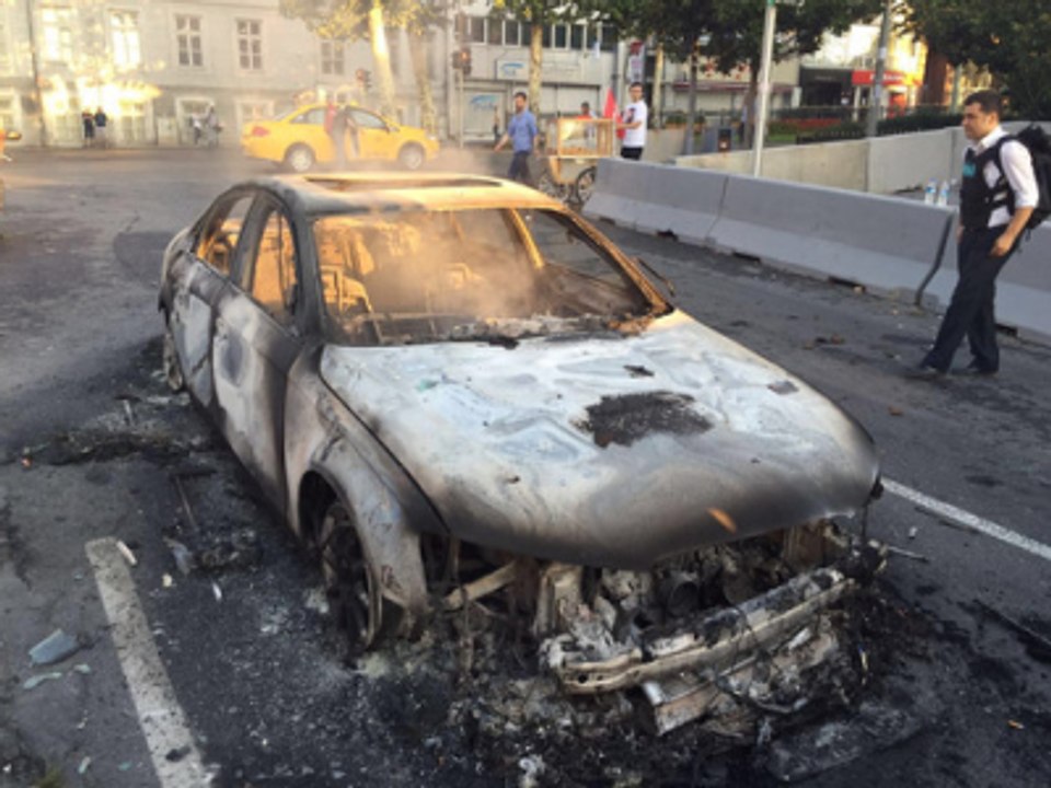 Şişli İlçe Emniyet Müdürü Ekici'nin Darbecilerle Çatışması Kamerada