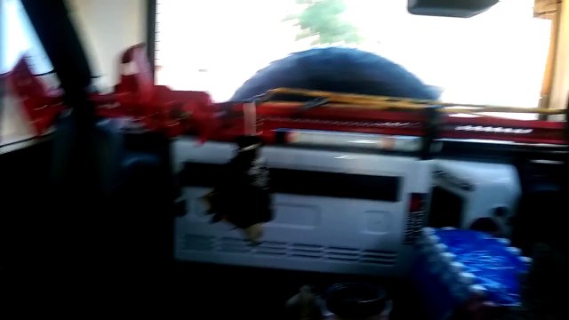 Șoferul cu BMW a parcat pe două locuri