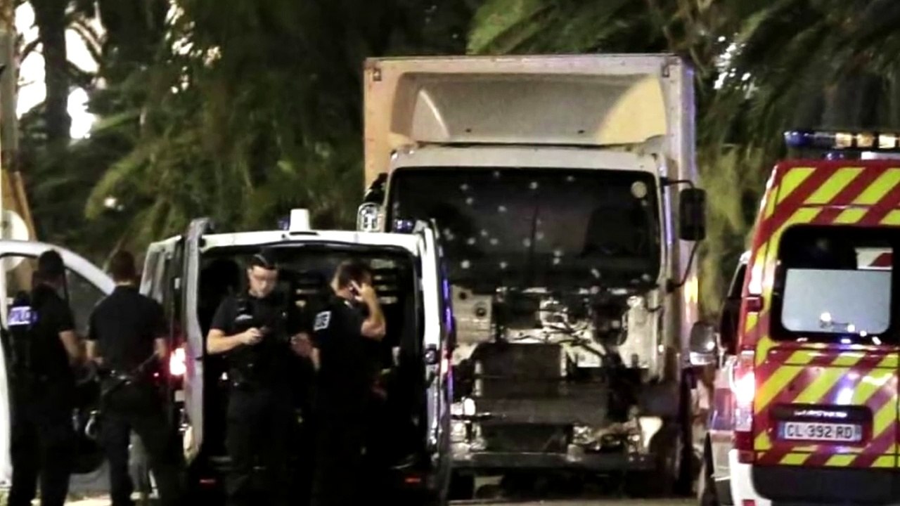GRAN ATENTADO EN NIZA, FRANCIA - VIDEOS Y DATOS REVELADORES