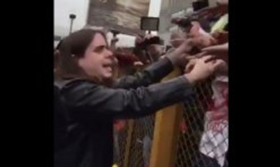 Mira Como recibieron la personas a DROSS en Perù