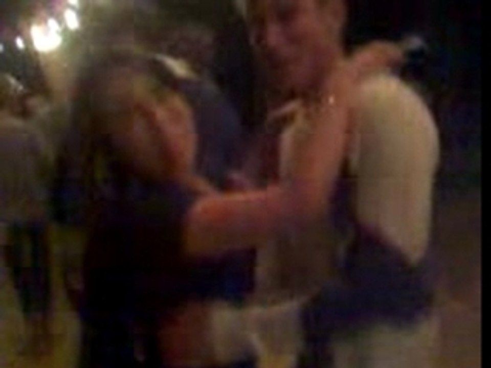 fille dance slow