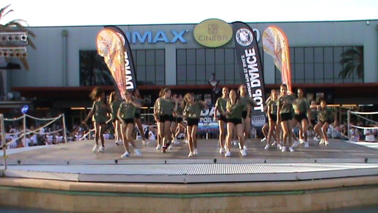 20 FUNKY JUNIOR ESTEFY ILLES MTXI GLOW DOLLZ