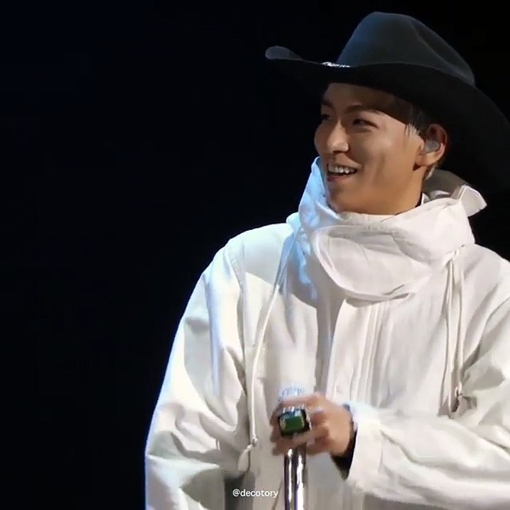 Clips from “Big Bang MADE: World Tour in Japan: The Final” DVD 5