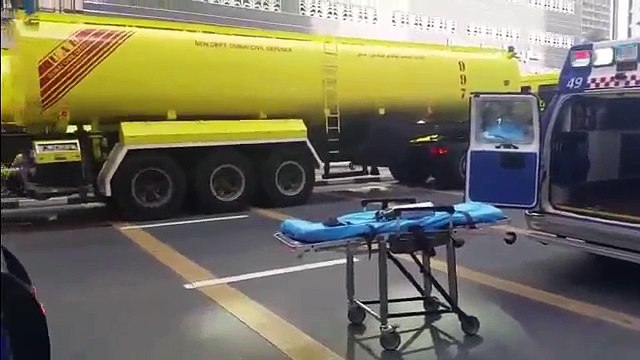 [RAW] Fire at Sulafa Tower in Dubai Marina - Fire Erupts at Dubai Marina Tower