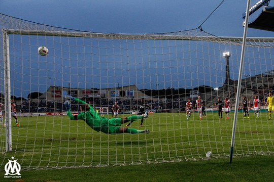 OM 2-2 Ajax : le but de Bouna Sarr (60e sp)