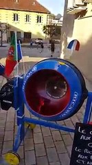 Préparer un pastis géant dans une bétonnière HAHA