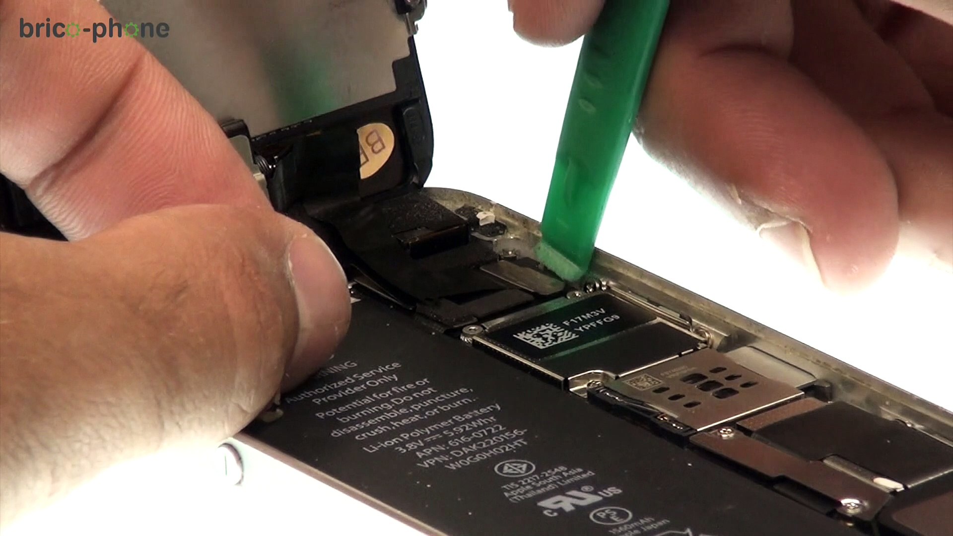 Tutoriel iPhone 5S : comment changer la nappe de la caméra avant (FaceTime)  - Vidéo Dailymotion
