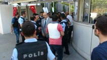 Sütlüce'de Sıcak Saatler! Rektörün Polis Koruması Polise Ateş Açtı