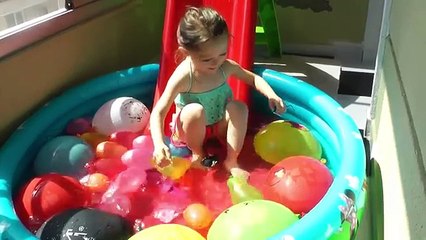 Balon Havuzu - İçi Su Dolu Balonları Patlatma