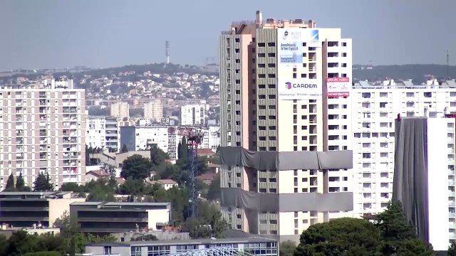 Destruction de la tour Cyprès B à Marseille (13ème)