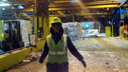 Il voit de la neige pour la première fois de sa vie au travail