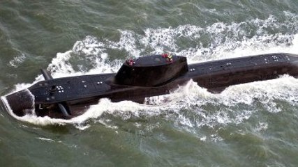 Nükleer Denizaltı Ticari Gemiyle Çarpıştı