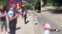 Le petit Sacha 4 ans chante fièrement la marseillaise devant ce gendarme !