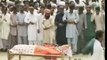 Qandeel Baloch laid to rest - Namaz e Janaza Qandeel Baloch Funeral DG Khan village