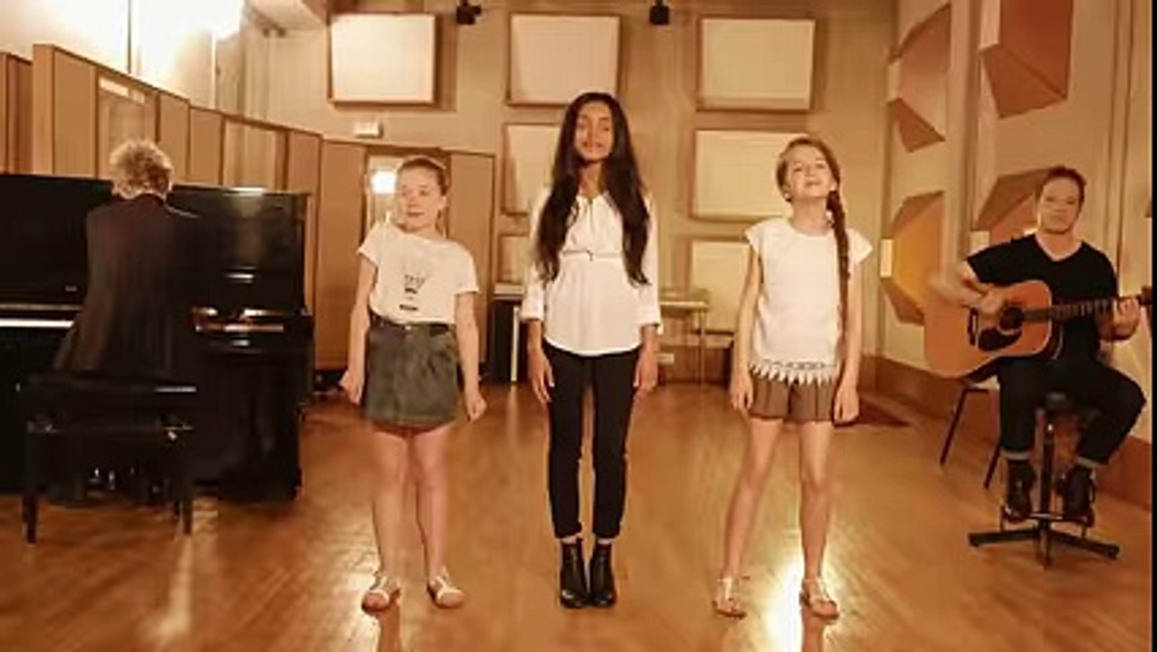 Kids United - J'ai Demandé A La Lune (Acoustique - Officiel)