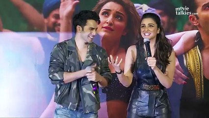 Varun Dhawan KISSES Parineeti Chopra In PUBLIC /// 216 latets hd video