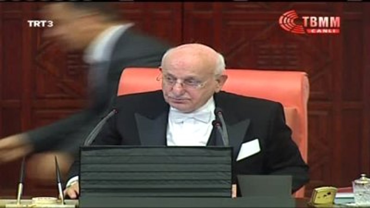 Başbakan Yıldırım: Tankın Gücü Halkın Gücü Karşısında Mağlup Olmuş Cuntacılar, Conta Yapıp Yolda...