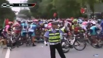 Acidente durante prova na China deixa ciclistas feridos
