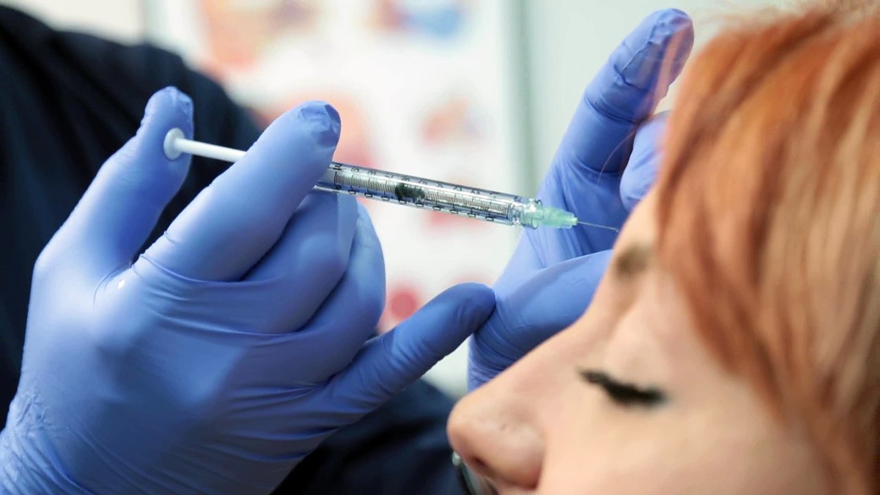K.B.B. Uzmanı Doç. Dr. Teoman Dal - Botox ve Dolgu