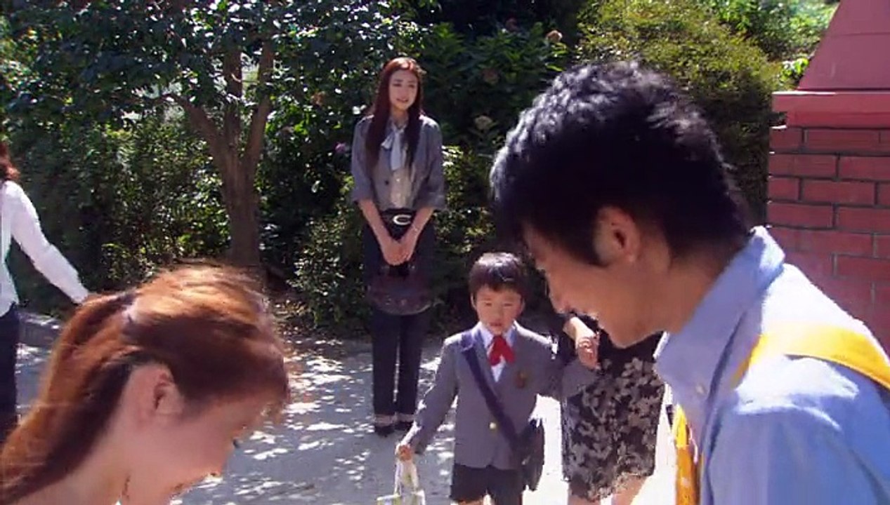Abarenbo Mama EP02_ESP_CC