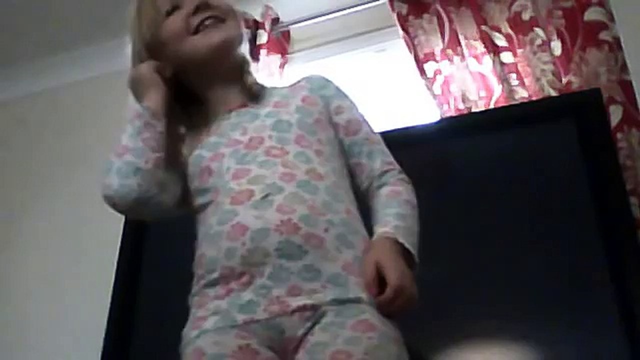 summertegen1999's webcam video October 27, 2011 04:40 AM