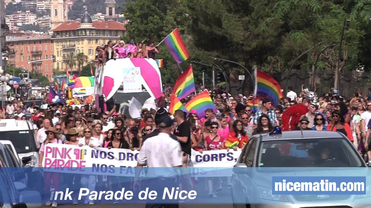 Deux petites gogollita sur un char  ma melimeli et ma Noé je vous adorent les filles vive l'amour ❤️