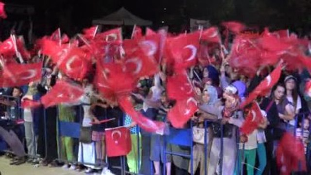 Diyarbakır?da Darbe Şehitleri İçin Kürtçe Mevlit Okutuldu