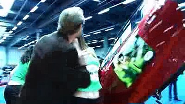 Paris Tuning Show 2007: le concours de bisous