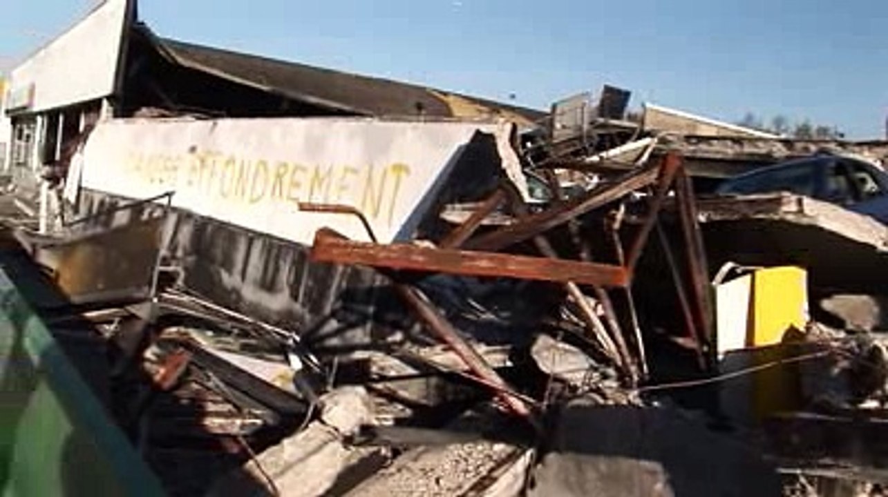 Aulnay-sous-Bois :  ce qu’il reste de la concession Renault incendiée par les émeutiers