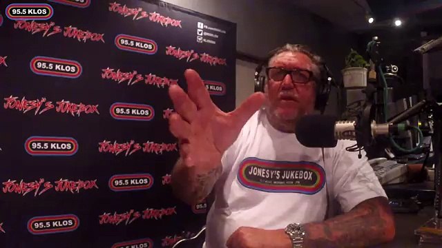 Johnny Depp sort de son silence et arrête le cinéma