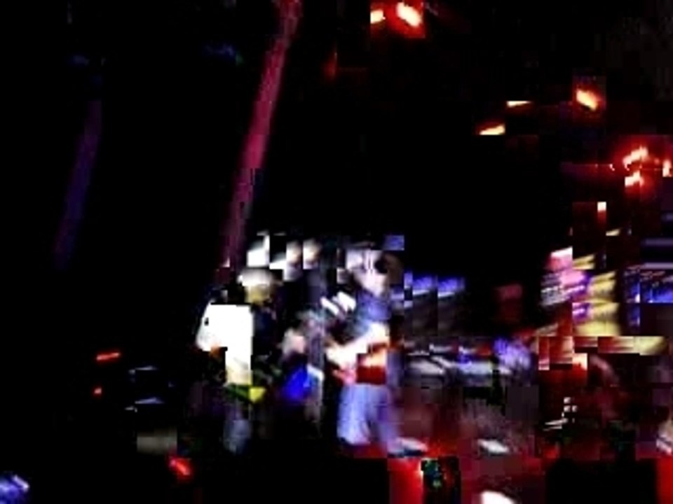 RHCP 6/7/2007:solo intro Californication par Flea&Frusciante