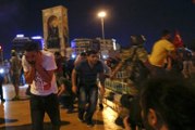 Taksim'de Darbeci Asker Vatandaşı Hedef Alarak Ateş Açtı