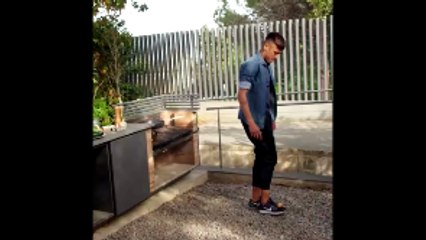 Watch Neymar Make An Omelette!