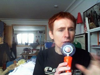 Wiwi égratigne "l'oubli" de Lara Fabian