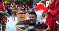 Çin'de Buz ve Ateş Festivali Düzenlendi