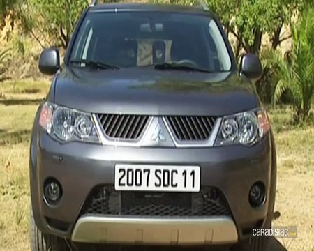 Video Mitsubishi Outlander