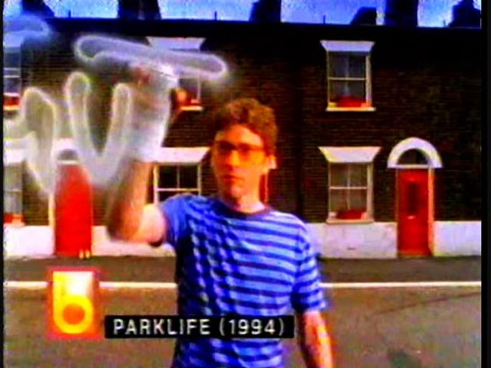 Behind the scenes of Blur's Country House video
