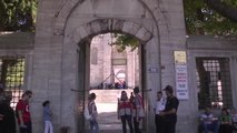 11. Cumhurbaşkanı Gül, Cuma Namazını Sultanahmet Camisi'nde Kıldı - İstanbul