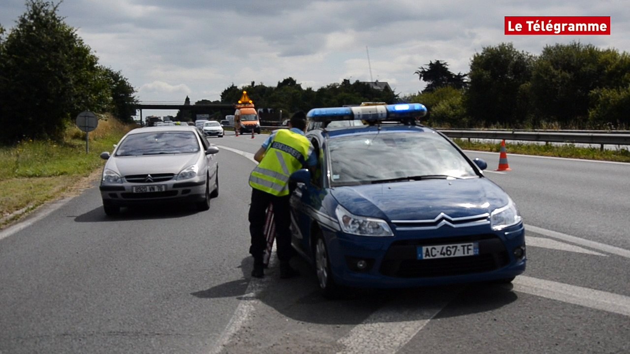 Yffiniac. RN12 : 118 véhicules contrôlés lors d'une opération de la gendarmerie